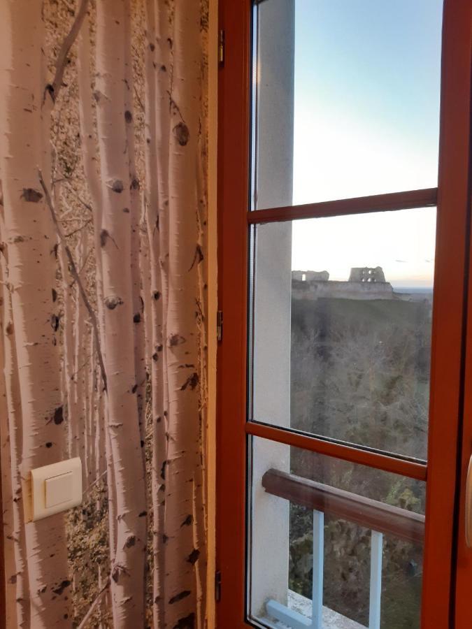 Chambres D'Hotes Sur La Courtine De Coucy Exterior foto