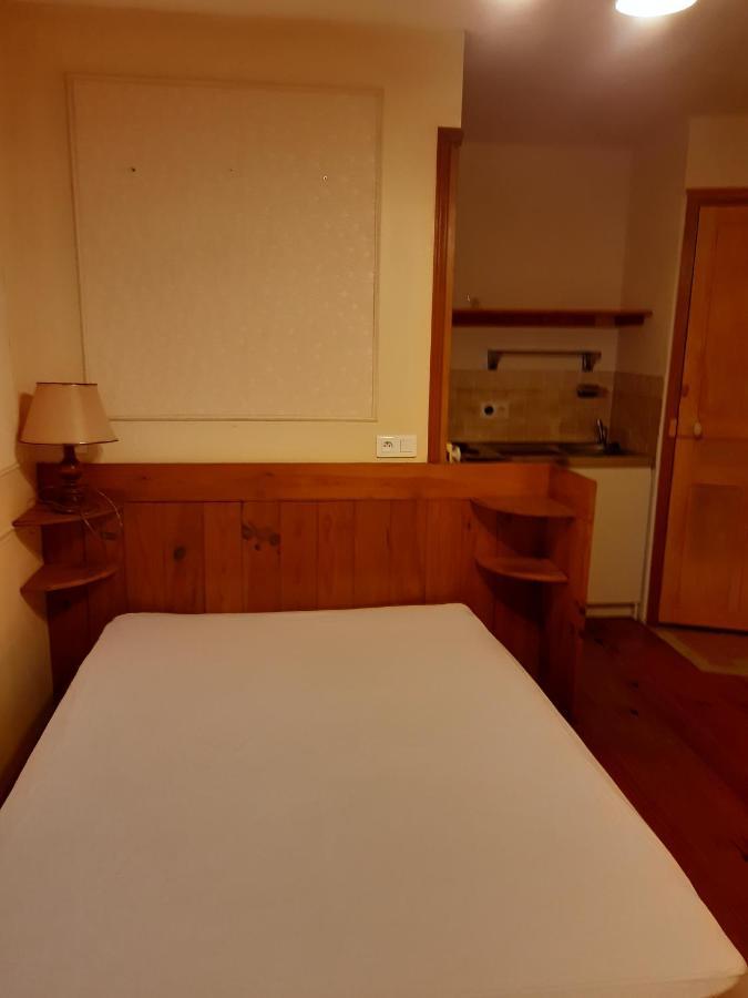 Chambres D'Hotes Sur La Courtine De Coucy Exterior foto
