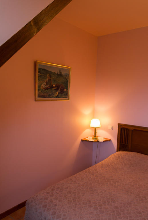 Chambres D'Hotes Sur La Courtine De Coucy Exterior foto